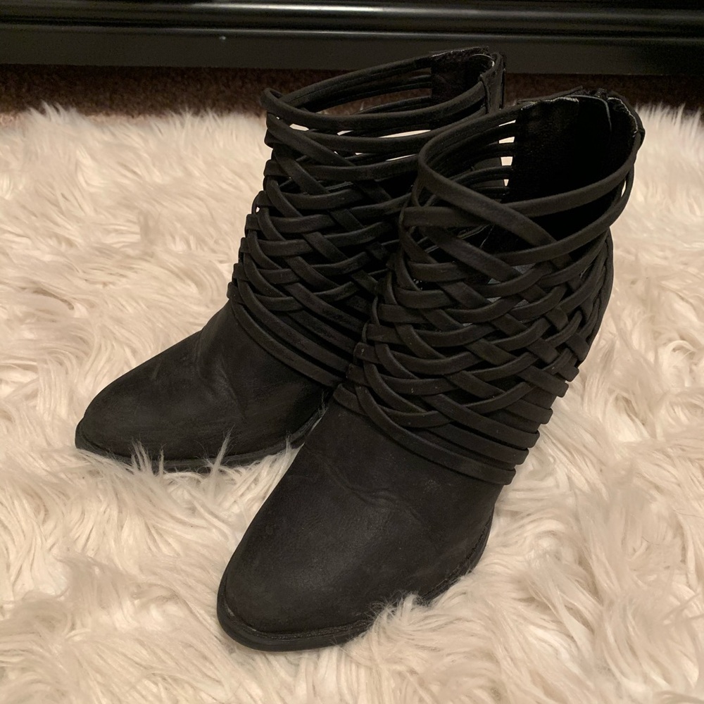 Black Mossimo Booties with heel